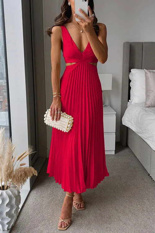 Gabrielle™ | V-Neck Cut-Out Pleated Maxi Dress