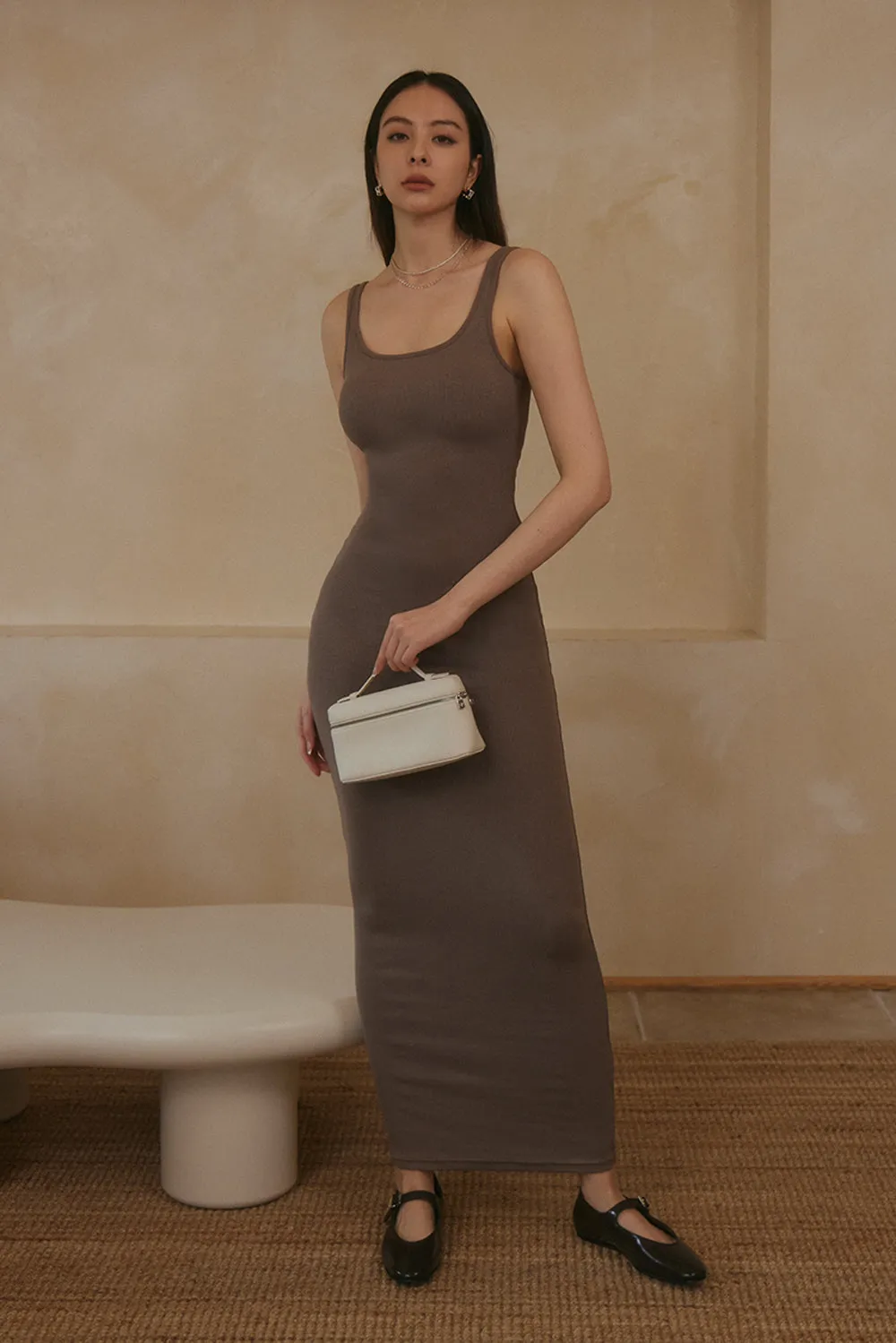 一見鍾情羅紋寬肩帶襯墊長洋裝<br>ELEGANT RIB KNIT WIDE STRAP MAXI BRA DRESS